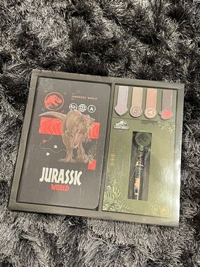 Jurassic World Green T-Rex Hardcover Notebook Gift Set